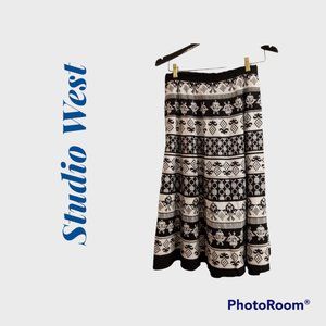 Studio West Cotton Skirt Size M in Black and White Print